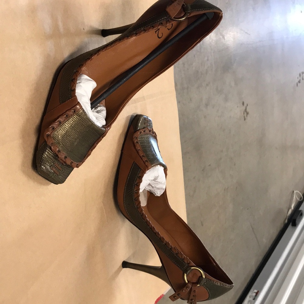 Dress shoe